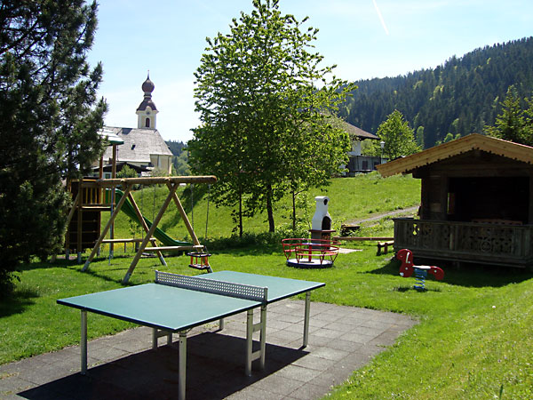 Spielplatz im Sommerurlaub mit Kindern in Tirol