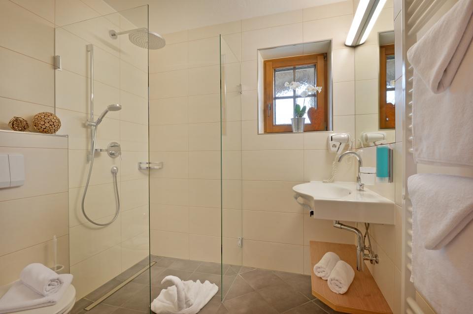 Badezimmer im Appartement Liebe Schedererhaus Tirol