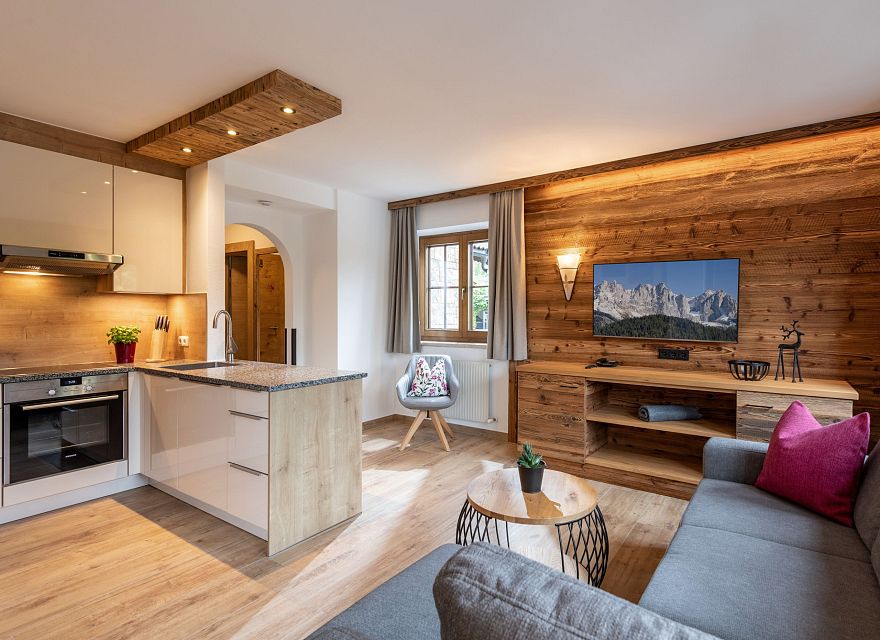 Appartements_Schedererhaus_MArchstrasse_3_Going_05_2025_Appartement_2_Wohnraum_Kueche_1