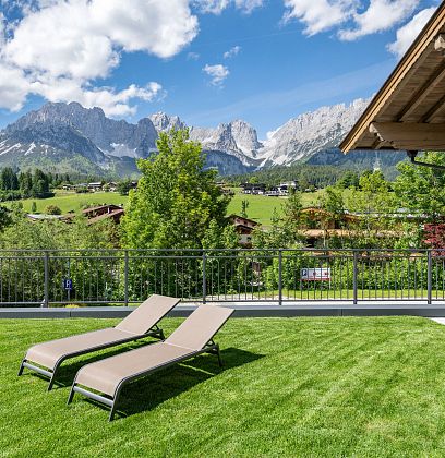 Appartements_Schedererhaus_Marchstrasse_3_Going_05_2025_Wiese_Ausblick